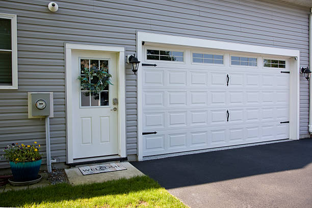 24/7 Emergency Garage Door Panel Replacement experts in North Granby, CT